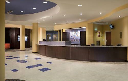 Courtyard Marriott Fort Lauderdale Aiport / Cruise Port reception desk