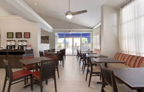 Hampton Inn Suites FtLauderdale Airport dining