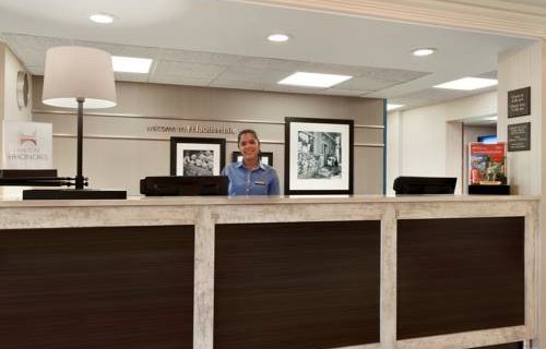 Hampton Inn Suites FtLauderdale Airport concierge