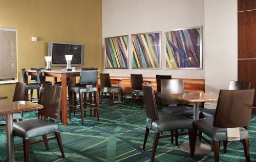 SpringHill Suites FtLauderdale Airport lounge